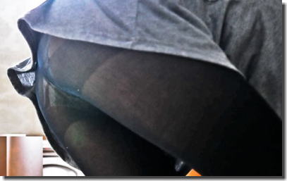 スパッツやレギンス越しにパンツが見えた透けパンチラの画像 ②