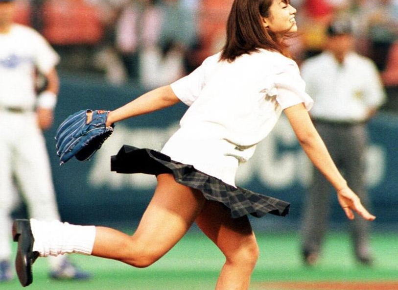 セクシー 始球式 パンチラ ハミケツ お宝 エロ画像