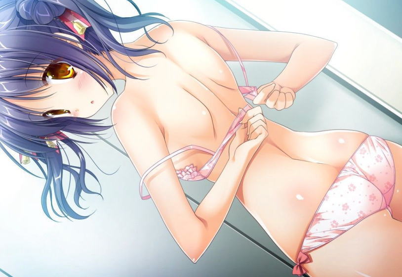 ブラのホックを外す脱ぎかけブラジャーの二次元エロ画像