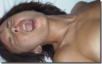 イキ顔や白目で激しく絶頂！外国人のオーガズムなエロ画像 ④