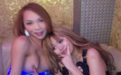 ノリで脱いで写真撮るおふざけギャルのエロ画像 ③