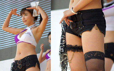 パンチラで集客するキャンギャル・コンパニオンのエロ画像 ②