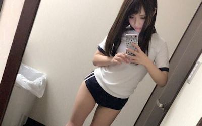 ブルマ美女の体操服姿自撮りのエロ画像 ①