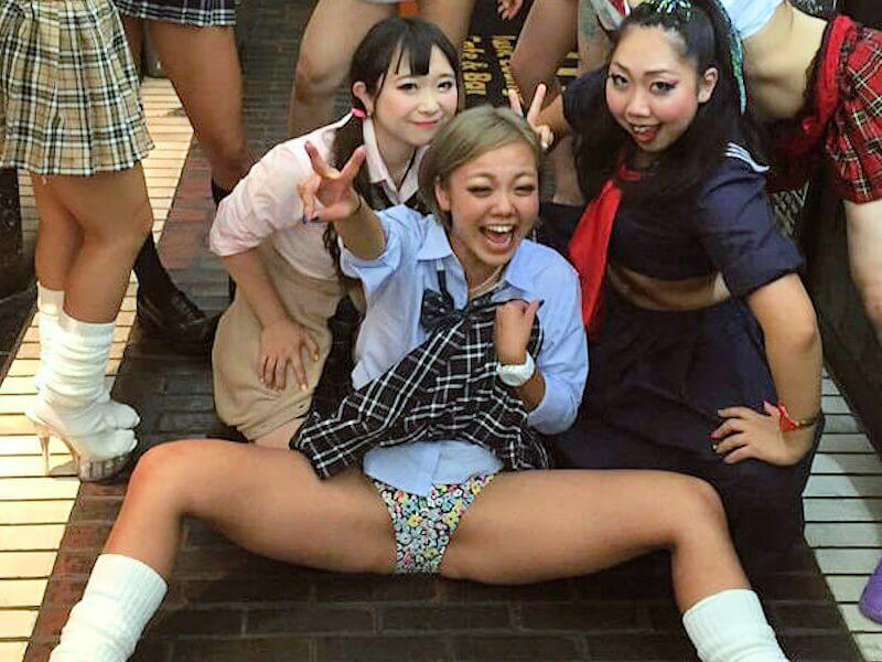 ギャルのおふざけがオナネタになるエロ画像