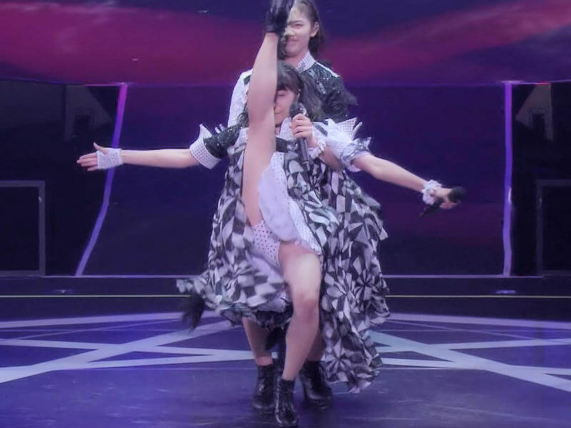 ライブ会場のパンチラ撮りエロ画像