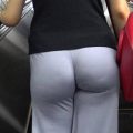 お尻のワレメ 街撮り エロ画像