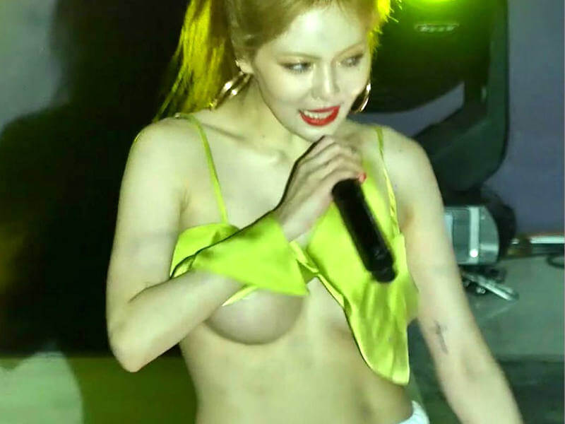 K-POPアイドルの胸チラポロリハプニング集