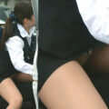 車 乗り降り パンチラ エロ画像