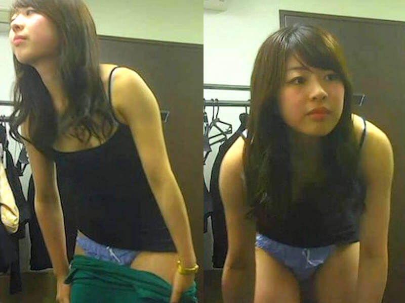 着替える女性隠し撮りエロ画像 