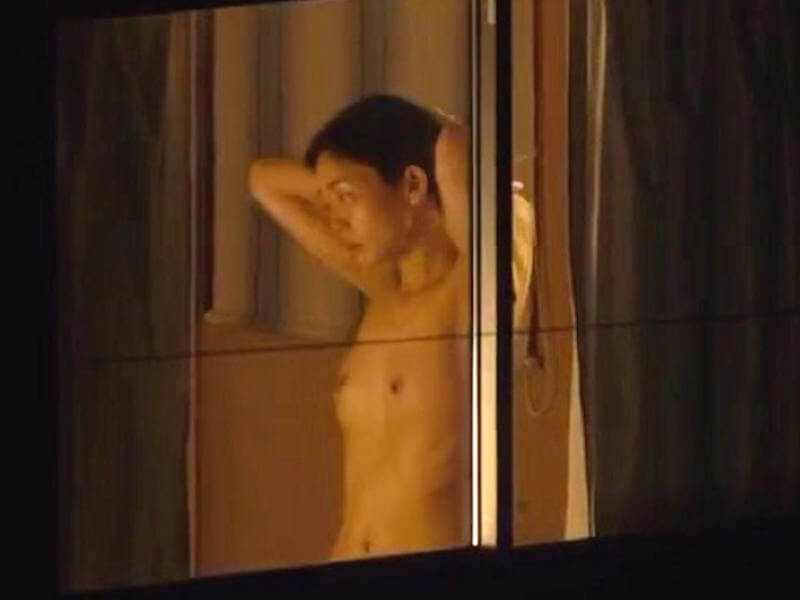 女優のおっぱいが映ったエロ画像